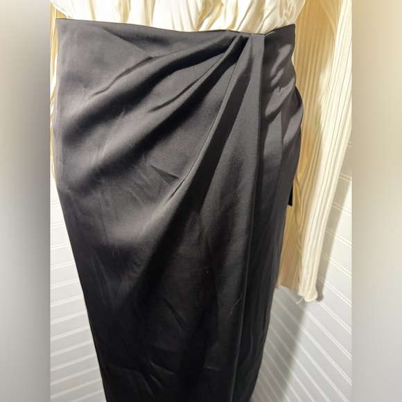 Donna Karan Black Midi Skirt - Picture 2 of 5
